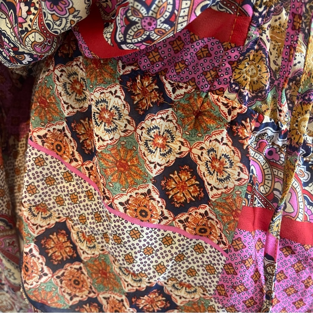 Aakaa Floral Tribal Print Long Sleeve Boho Light Blouse Tie in Front Open Back - Picture 7 of 7